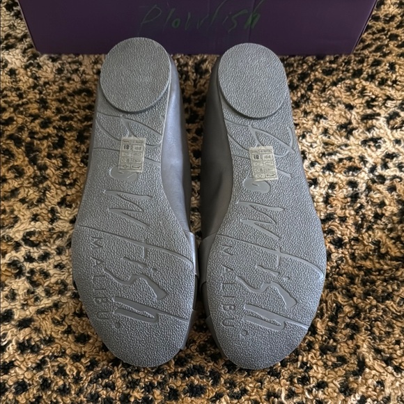 NEW in Box Blowfish Malibu Dark Gray Ballet Flats with Decorative Bow si… - Picture 4 of 8